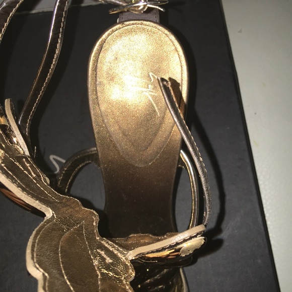 High heels - Picture 4 of 5